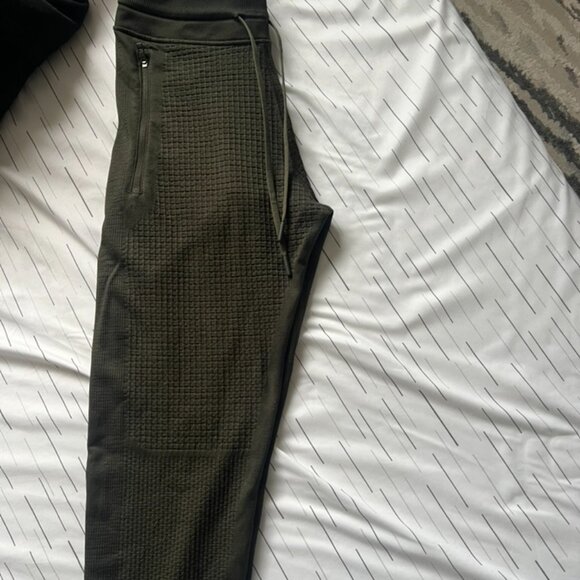 Lululemon Men waffle Jogger Green (size: S) - Picture 2 of 3